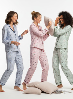 Pijama afelpado abierto mujer bulldog